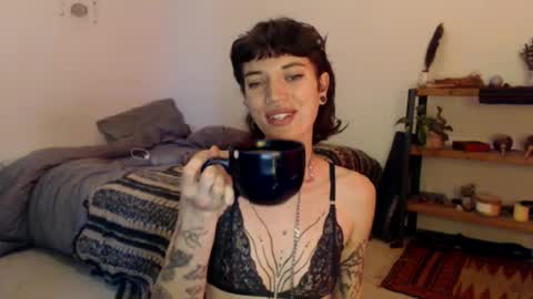 Snapshot of aaalllyyyo chatting on March 1, 7:04 pm ally online show from March 1, 7:04 pm