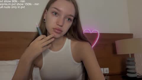 Snapshot of aaangel_dust chatting on February 27, 10:15 am aaangel_dust online show from February 27, 10:15 am