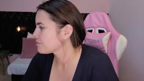 Abby Lee  online show from April 6, 7:15 pm