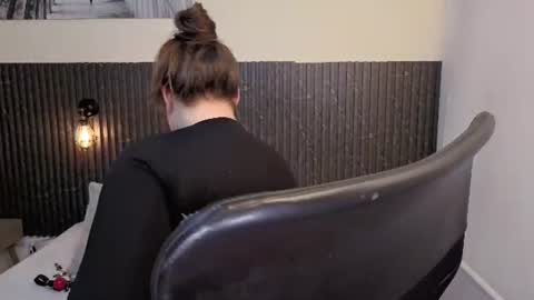 Snapshot of aabby_lee chatting on June 20, 6:33 pm Abby Lee online show from June 20, 6:33 pm