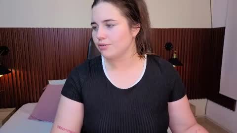 Snapshot of aabby_lee chatting on July 10, 7:05 pm Abby Lee online show from July 10, 7:05 pm