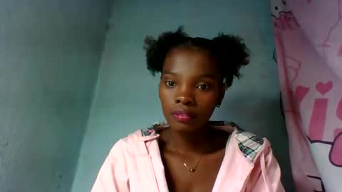 aadienne online show from June 5, 5:40 pm