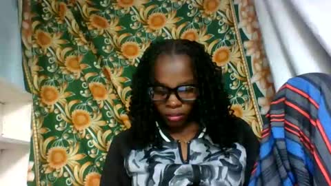 aadienne online show from June 9, 6:08 pm
