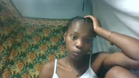 aadienne online show from June 12, 8:46 am