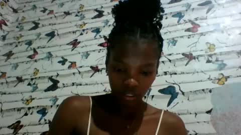 aadienne online show from June 15, 10:50 am