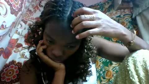 aadienne online show from July 6, 3:25 pm
