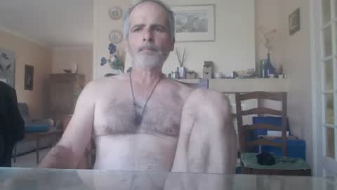 Snapshot of aalex1717 chatting on June 14, 5:53 am Aalex1717 online show from June 14, 5:53 am