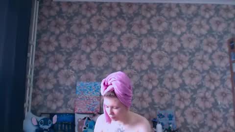 Alice online show from April 15, 9:16 am