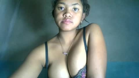 aariciah online show from July 28, 3:24 am