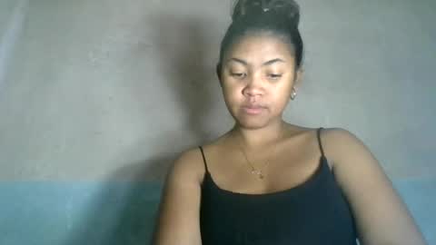 aariciah online show from August 4, 10:07 am