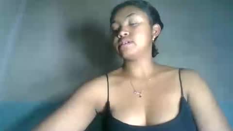 aariciah online show from August 6, 11:12 am