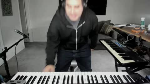 Aaron online show from November 15, 5:09 pm