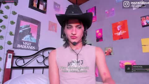 Aaron  online show from January 8, 6:52 am