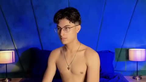 Aaron Ezequiel online show from December 2, 10:38 pm