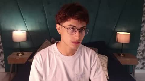 Aaron Ezequiel online show from June 25, 1:48 pm