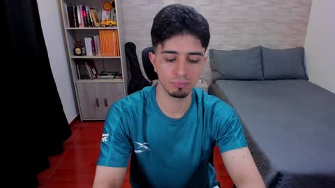 Aaron online show from December 6, 7:34 pm