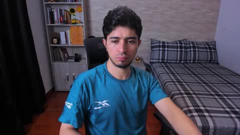 Aaron online show from November 17, 4:35 pm