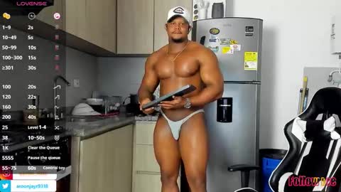 Aaron online show from October 4, 10:30 pm