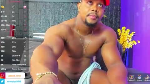 Snapshot of aaron_st chatting on July 6, 12:57 pm Aaron online show from July 6, 12:57 pm