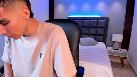 Aaron online show from March 4, 9:21 pm