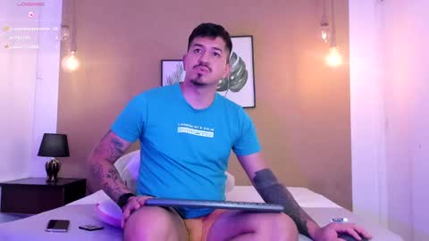 Snapshot of aaron_williams09 chatting on March 9, 1:15 pm Your aron online show from March 9, 1:15 pm