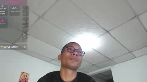 Heyy my name is Aaron online show from November 26, 4:46 am