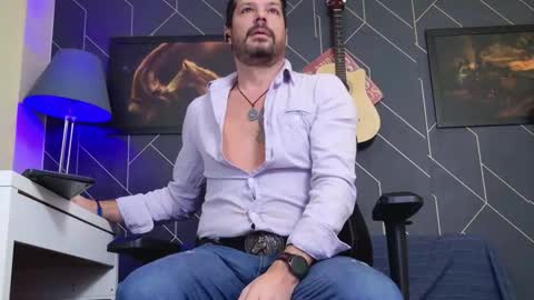 Aaron online show from November 17, 4:18 am