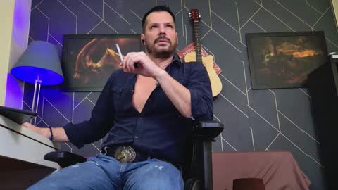 Aaron online show from December 4, 2:43 am