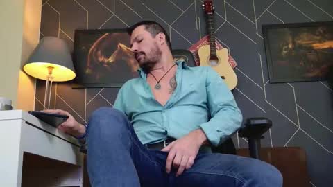 Aaron online show from December 18, 7:03 am