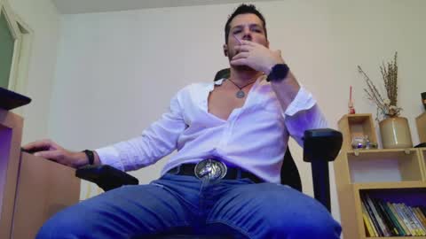 Aaron online show from April 10, 2:39 am