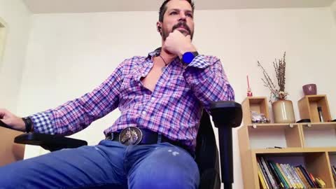 Aaron online show from April 13, 4:40 am