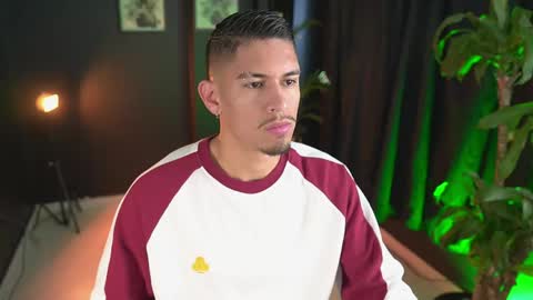 AARON  online show from April 9, 2:44 pm