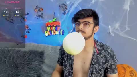 aaronfuentes7 online show from October 15, 7:03 pm