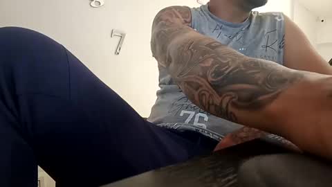 ig aaron hunter123 online show from January 8, 4:54 pm