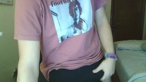 Snapshot of aaronlavine chatting on December 26, 3:42 pm aaronlavine online show from December 26, 3:42 pm