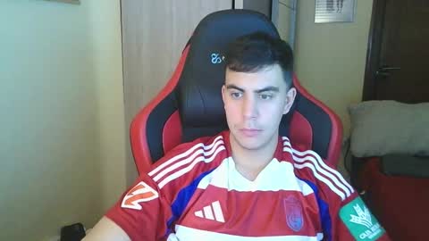 Snapshot of aaronlavine chatting on February 12, 5:16 pm aaronlavine online show from February 12, 5:16 pm