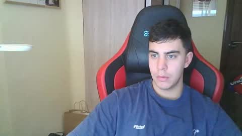 Snapshot of aaronlavine chatting on February 17, 4:59 pm aaronlavine online show from February 17, 4:59 pm