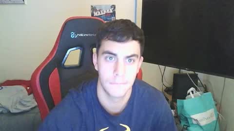 Snapshot of aaronlavine chatting on November 17, 5:30 pm aaronlavine online show from November 17, 5:30 pm