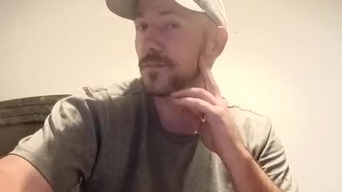 Snapshot of aaronshere888888 chatting on August 4, 2:04 am aaronshere888888 online show from August 4, 2:04 am