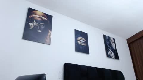 Snapshot of aaronteylor chatting on December 4, 10:51 pm aaronteylor online show from December 4, 10:51 pm