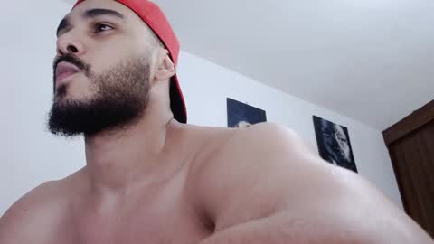 Snapshot of aaronteylor chatting on December 11, 11:08 am aaronteylor online show from December 11, 11:08 am