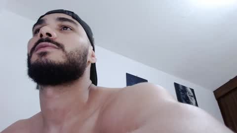 Snapshot of aaronteylor chatting on December 15, 7:21 pm aaronteylor online show from December 15, 7:21 pm