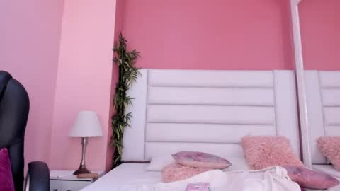 abbey_walker online show from February 14, 10:38 am