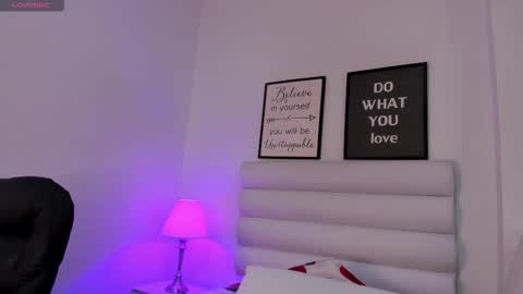 abbey_walker online show from January 17, 11:15 am