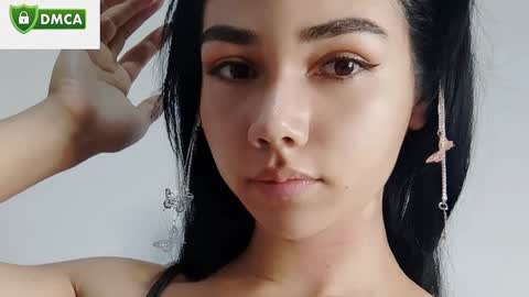 Snapshot of abbi_moon chatting on December 5, 4:55 pm Martina online show from December 5, 4:55 pm