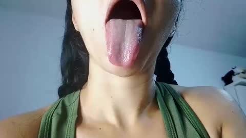 Snapshot of abbi_moon chatting on February 23, 11:25 pm Martina online show from February 23, 11:25 pm