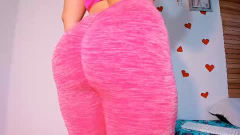 Snapshot of abbiee_ chatting on August 5, 9:39 pm Abbie online show from August 5, 9:39 pm