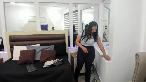 Abbie  online show from May 12, 11:40 am