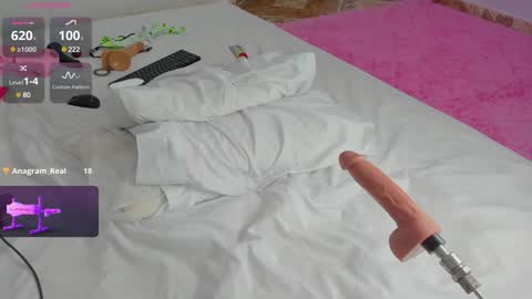 Snapshot of abby_anderson_ chatting on December 18, 4:39 pm   .   .   online show from December 18, 4:39 pm