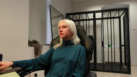 Snapshot of abby_laker chatting on September 27, 5:45 am ABBY LAKER online show from September 27, 5:45 am